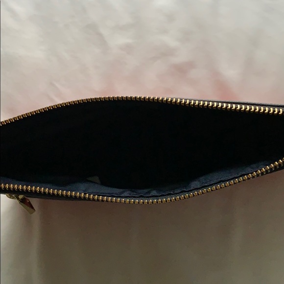 Red and navy blue clutch with wrist strap - Picture 3 of 5